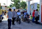Pantau-Stok-BBM-Pasca-Kenaikan-Pertamina-Dex,-Kapolsek-Lembor-Pimpin-Patroli-di-SPBU
