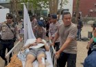Pasca-Gempa-M-7,7-Flores:-TNI-Polri-dan-Tim-Medis-Evakuasi-Puluhan-Pasien-di-Labuan-Bajo