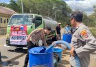 Krisis-Air-Bersih-Pasca-Gempa-dan-Kemarau,-Polres-Manggarai-Barat-Salurkan-20-Ribu-Liter-Air-Bersih