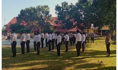 Cegah-Covid-19,-Personil-Polres-Mabar-Menggunakan-Masker-Saat-Apel-Pagi