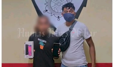 HJ-Ditangkap-Tim-Jatanras-Komodo-Saat-Perbaiki-Handphone-Curian-di-Counter