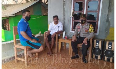 Jelang-Pilkada-Serentak-2020-Bhabinkamtibmas-Sambangi-Desa-Binaan-Himbau-Masyarakat-Jaga-Kamtibmas-Dan-Patuhi-Prokes