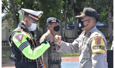 Selesai-Laksanakan-Tugas,-Wakapolres-Manggarai-Barat-Pimpin-Apel-Pelepasan-Pasukan-BKO-Polda-NTT