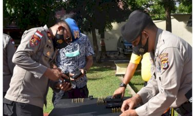 Propam-Polres-Manggarai-Barat-Lakukan-Cek-Kondisi-Senpi-Personil