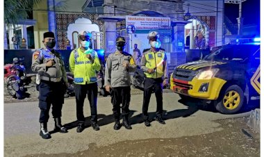 Wujudkan-Rasa-Aman-dan-Nyaman,-Polres-Manggarai-Barat-Amankan-Sholat-Tarawih-di-Labuan-Bajo