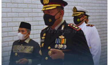 Kapolres-Manggarai-Barat-Bersama-Forkopimda-Ikuti-Upacara-Hari-Bhayangkara-ke-75-Secara-Virtual