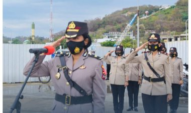 Wakapolres-Mabar-Pimpin-Upacara-Tabur-Bunga-Jelang-Hari-Jadi-Ke-73-Polwan-RI-di-Labuan-Bajo