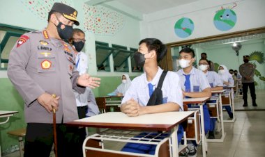 Tinjau-Serbuan-Vaksin-di-Kalbar,-Kapolri-Tekankan-Penguatan-Prokes-dan-Percepatan-Vaksinasi