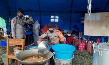 Polri-Gelar-Operasi-Kemanusiaan-Aman-Nusa-II-Tanggulangi-Erupsi-Gunung-Semeru