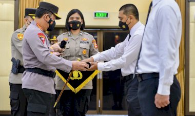 Lantik-44-Eks-Pegawai-KPK-Jadi-ASN,-Kapolri:-Kita-Perkuat-Komitmen-Pemerintah-Dalam-Rangka-Antikorupsi