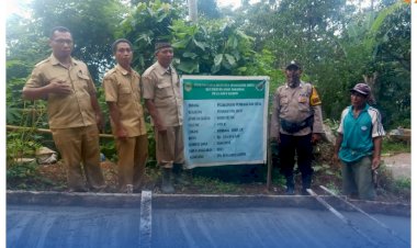 Polsek-Sano-Nggoang-Awasi-Pembangunan-Jalan-Rabat-Beton-di-Desa-Golo-Kempo