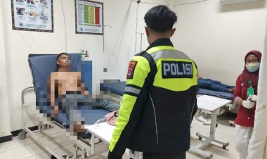 Hilang-Kendali,-2-unit-Mini-Bus-Alami-Kecelakaan