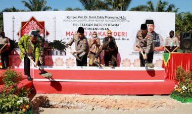 Wakapolri-Letakkan-Batu-Pertama-Pembangunan-Masjid-Al-Kastoeri