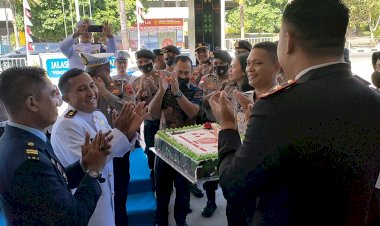 HUT-TNI-ke-77,-Polres-Mabar-Berikan-Kejutan-Kepada-Koramil-Komodo-dan-Lanal-Labuan-Bajo