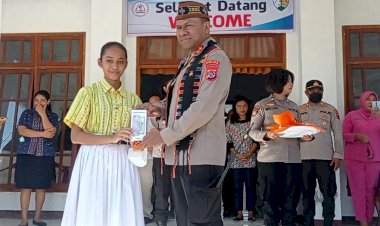 Kapolda-NTT-Melakukan-Safari-Kamtibmas-di-SMAK-Loyola-Labuan-Bajo