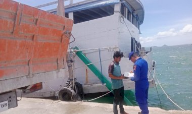 Cegah-Laka-Laut,-Sat-Pol-Airud-Polres-Mabar,-Sambangi-Nelayan-dan-Pelaku-Usaha-Kapal-Wisata