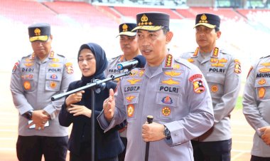 Pastikan-Kesiapan-Pertandingan-AFF-2022,-Kapolri-Bersama-Menpora-RI-Tinjau-Stadion-GBK