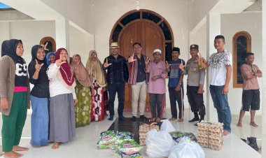 Wujud-Terima-Kasih-Kepada-Masyarakat-Golo-Mori,-Kapolda-NTT-Serahkan-Tali-Asih