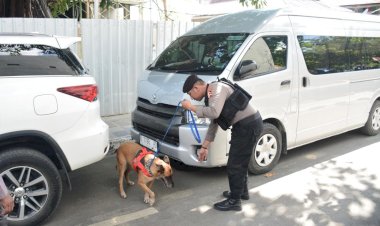 Polisi-Siagakan-12-Ekor-Anjing-Pelacak-(K-9)-Amankan-KTT-Ke-42-ASEAN-di-Labuan-Bajo