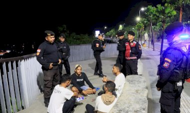 Ciptakan-Situasi-Kamtibmas-Aman-di-Labuan-Bajo,-Polisi-Rutin-Laksanakan-Patroli