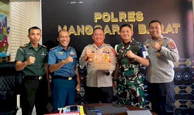 Hari-Bhayangkara,-Tiga-Matra-TNI-Datangi-Polres-Mabar-Berikan-Kado-Spesial