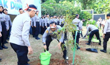 Peringati-HUT-RI-ke-78-dan-Sambut-Hari-Jadi-ke-75-Polwan-RI,-Polri-Targetkan-Akan-Tanam-1-Juta-Pohon-di-Indonesia
