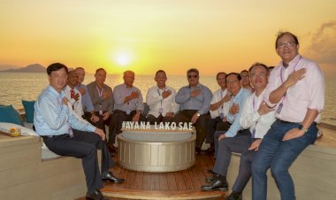 Nikmati-Sunset-Labuan-Bajo-Bareng-Delegasi-AMMTC,-Kapolri:-Kita-Serap-Energi-Positif-Majukan-ASEAN