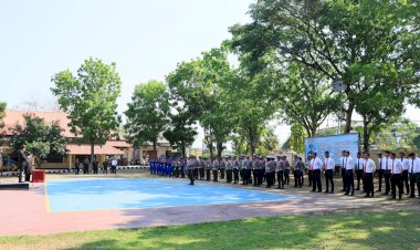 Wakapolres-Mabar-Pimpin-Upacara-Peringatan-Hari-Pahlawan-Nasional-di-Labuan-Bajo