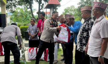 Kunjungan-Kerja,-Kapolres-Mabar-Ajak-Masyarakat-Jaga-Kamtibmas-dan-Bagikan-Bansos