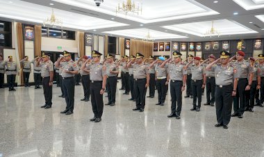 Kapolri-Naikan-Pangkat-45-Pati-Polri,-Ada-Satu-Polwan-Jadi-Jenderal