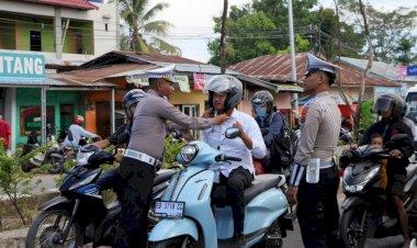 Operasi-Keselamatan,-Polisi-Temukan-Banyak-Pengendara-Tidak-Menggunakan-Helm-SNI
