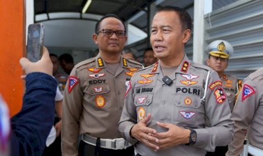 Tinjau-Command-Center,-Kakorlantas-Pastikan-Pengamanan-Operasi-Ketupat-Terkoordinasi