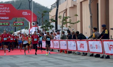 TNI-Polri-Amankan-Event-IFG-Labuan-Bajo-Maraton-2024