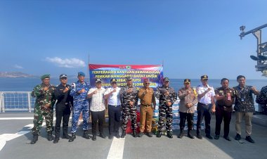 TNI-POLRI-Bersama-Masyarakat-Manggarai-Barat-Kembali-Kirimkan-Bantuan-Bagi-Korban-Erupsi-Gunung-Lewotobi