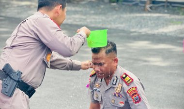 Jelang-Tahun-Baru-2025,-32-Personil-Polri-di-Labuan-Bajo-Mendapatkan-Kenaikan-Pangkat