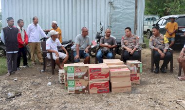 Tinjau-Lokasi-Kebakaran,-Kapolres-Mabar-Berikan-Bantuan-Sembako-Kepada-Korban