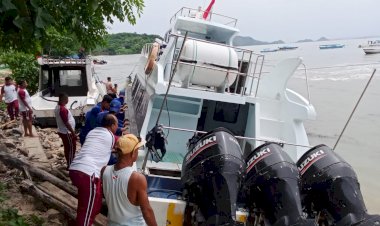 Polisi-Berhasil-Evakuasi-Speed-Boat-Kandas-di-Perairan-Labuan-Bajo