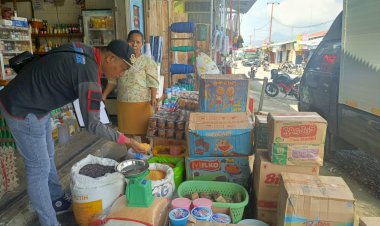 Sidak-Pasar-Lembor,-Polisi-Cek-Harga-dan-Ketersediaan-Kebutuhan-Pokok-Masyarakat