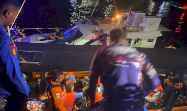 Kapal-Kandas,-Wisatawan-Asing-Berhasil-Dievakuasi-Tim-SAR-Gabungan-di-Labuan-Bajo