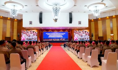 Pembekalan-Ketua-Umum-Bhayangkari-Kepada-Mahasiswa-STIK-Lemdiklat-Polri-Prodi-S-1-Angkatan-Ke-82,-Pascasarjana-S-2-Angkatan-Ke-13-Dan-Pascasarjana-S-3-Beserta-Istri