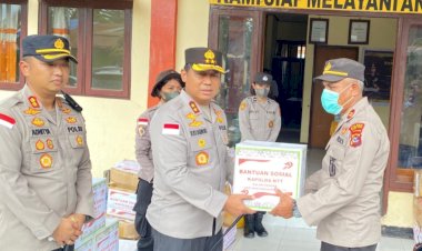 Kapolda-NTT-Tinjau-Polsek-Wulanggitang-dan-Beri-Tali-Asih-untuk-Personel-Terdampak-Erupsi
