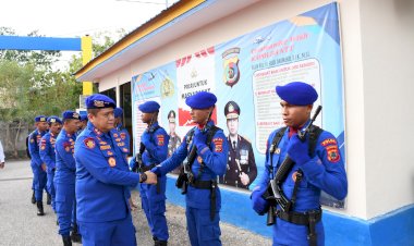 Kakorpolairud-Tinjau-Kesiapan-Operasional-Ditpolairud-Polda-NTT:-Fokus-pada-Wilayah-Perbatasan-dan-Penegakan-Hukum-Laut