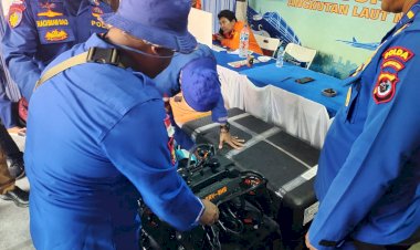 Polisi-Terjunkan-Drone-Bawah-Air,-Tiga-Unit-Kapal-dan-Puluhan-Personil-Cari-Korban-KM.-Putri-Sakinah