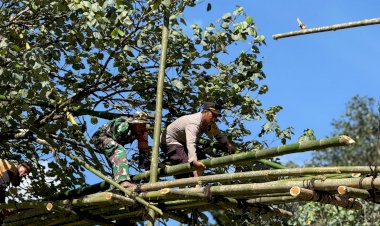 Menunaikan-Janji:-Kapolsek-Kuwus-Bangun-'Jembatan-Harapan'-bagi-Siswa-di-Wae-Songkang