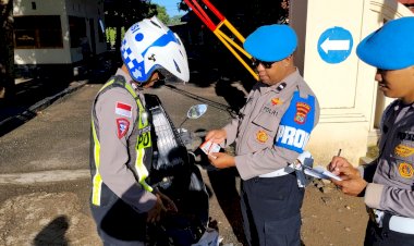 Penegakan-Disiplin-Internal,-Sipropam-Polres-Mabar-Jaring-Personel-Pelanggar-Administrasi-Kendaraan