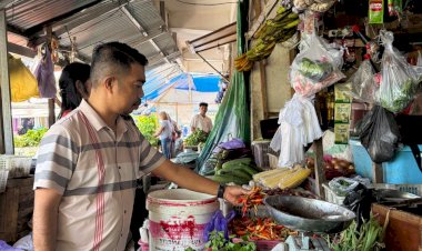 Pantau-Stabilitas-Harga,-Polres-Mabar-dan-Disperindag-Sidak-Sejumlah-Pasar-di-Labuan-Bajo