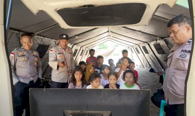 Usir-Duka-Mengundang-Tawa,-Aksi-Trauma-Healing-Polri-Bangkitkan-Cerita-Bahagia-Anak-Pengungsi