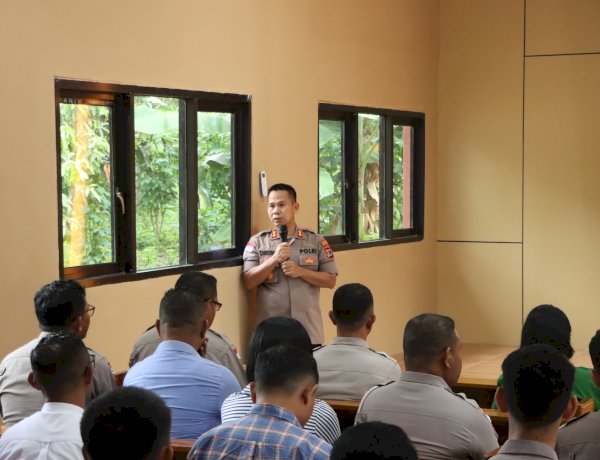 Polres Manggarai Barat Gelar Binrohtal Bagi Anggota Polri dan Bhayangkari di Labuan Bajo