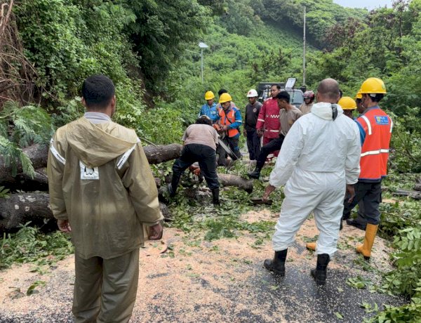 Menantang Badai demi Akses Publik: Sinergi Polisi, PLN dan BPBD di Labuan Bajo