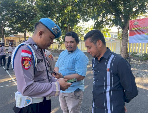 Berantas Judi Online dari Dalam, Propam Polres Manggarai Barat Geledah Ponsel Personel